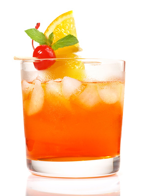 Ein Cocktail, der Mombasa Club Gin enthält