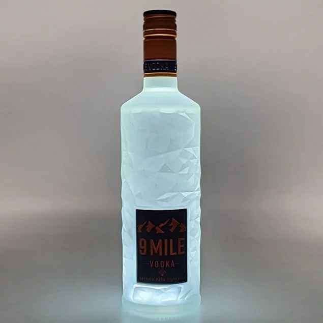 9 Mile Vodka LED beleuchtet 0,7 L 37,5% vol