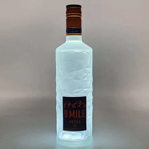 9 Mile Vodka LED beleuchtet 0,7 L 37,5% vol