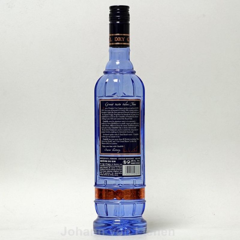 Citadelle Gin 0,7 L 44% vol. Citadelle Gin 0,7 L 44% vol.