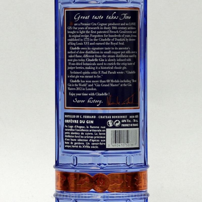 Citadelle Gin 0,7 L 44% vol. Citadelle Gin 0,7 L 44% vol.