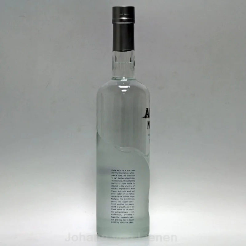 Alpha Noble Vodka 0,7 Ltr. 40%vol Alpha Noble Vodka 0,7 Ltr. 40%vol