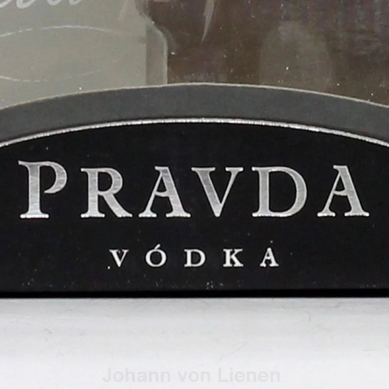 Pravda Vodka Cosmo Gift Set 0,35 L 40%vol