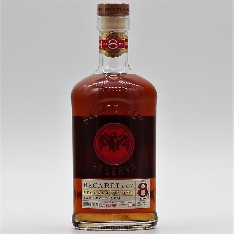 Bacardi 8 Jahre Reserva Ocho 0,7 L 40%vol Bacardi 8 Jahre Reserva Ocho 0,7 L 40%vol
